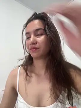 Bella still online show from 02.27.26