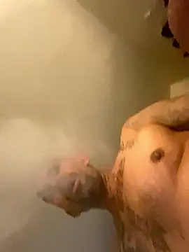 Snapshot of hornycouple818 chatting on 09.17.25 hornycouple818 online show from 09.17.25