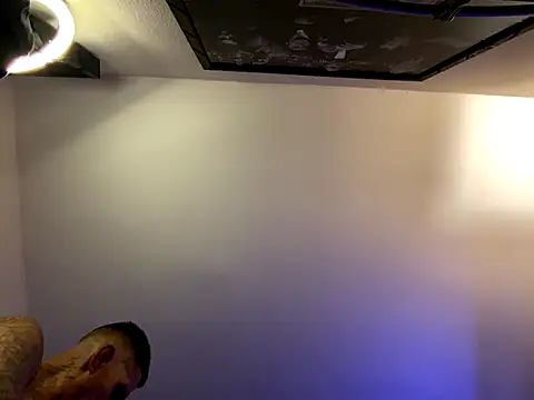 Snapshot of hornycouple818 chatting on 09.18.25 hornycouple818 online show from 09.18.25