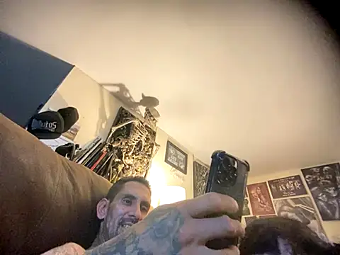 Snapshot of hornycouple818 chatting on 10.07.25 hornycouple818 online show from 10.07.25