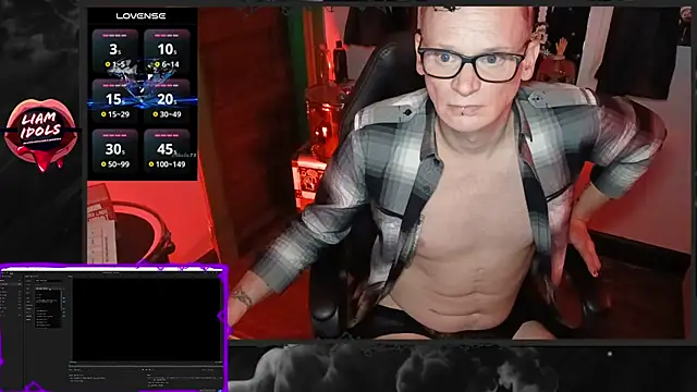 Snapshot of LiamIdols chatting on 11.06.25 LiamIdols online show from 11.06.25