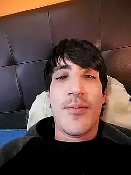 Snapshot of moutt99 chatting on 01.22.25 moutt99 online show from 01.22.25