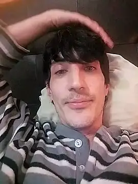 Snapshot of moutt99 chatting on 01.25.25 moutt99 online show from 01.25.25