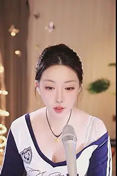 Dou-Dou-er online show from 03.05.25