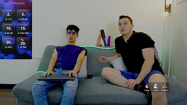 Snapshot of Cum_hunters chatting on 02.04.25 Cum hunters online show from 02.04.25