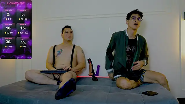 Snapshot of Cum_hunters chatting on 02.05.25 Cum hunters online show from 02.05.25