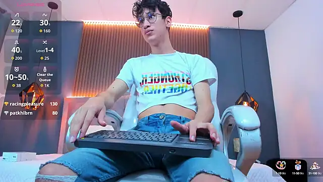 Snapshot of Cum_hunters chatting on 09.19.25 Cum hunters online show from 09.19.25