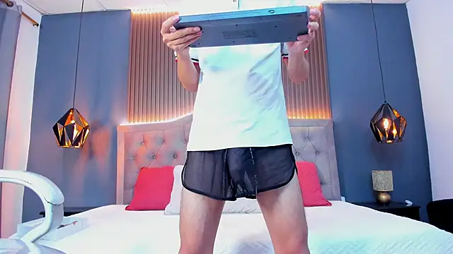 Snapshot of Cum_hunters chatting on 09.23.25 Cum hunters online show from 09.23.25