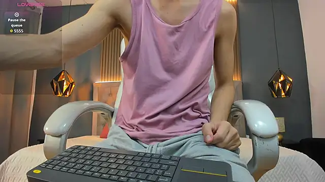 Snapshot of Cum_hunters chatting on 10.02.25 Cum hunters online show from 10.02.25