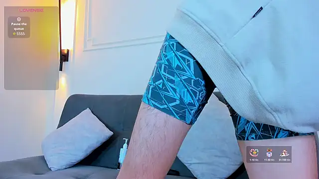 Snapshot of Cum_hunters chatting on 11.05.25 Cum hunters online show from 11.05.25