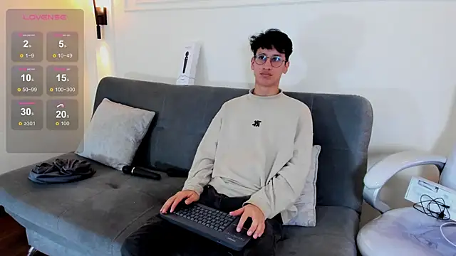 Snapshot of Cum_hunters chatting on 11.13.25 Cum hunters online show from 11.13.25