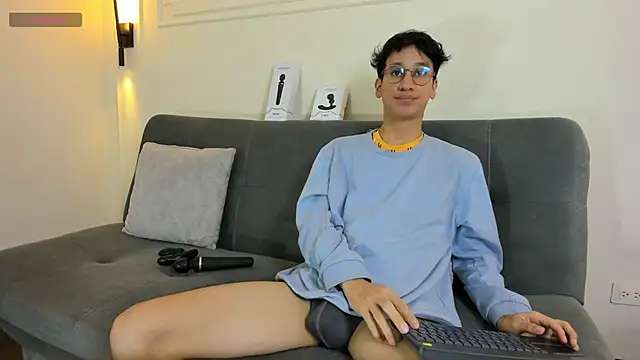 Snapshot of Cum_hunters chatting on 11.18.25 Cum hunters online show from 11.18.25