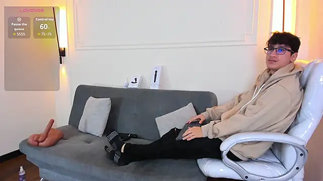 Snapshot of Cum_hunters chatting on 11.29.25 Cum hunters online show from 11.29.25