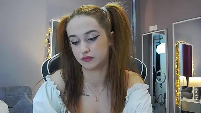 Snapshot of Eva_Lovvia_ chatting on 01.21.25 Eva Lovvia  online show from 01.21.25