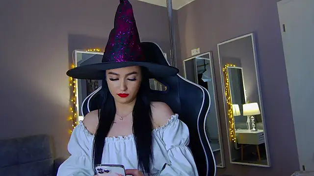 Snapshot of Eva_Lovvia_ chatting on 02.07.25 Eva Lovvia  online show from 02.07.25