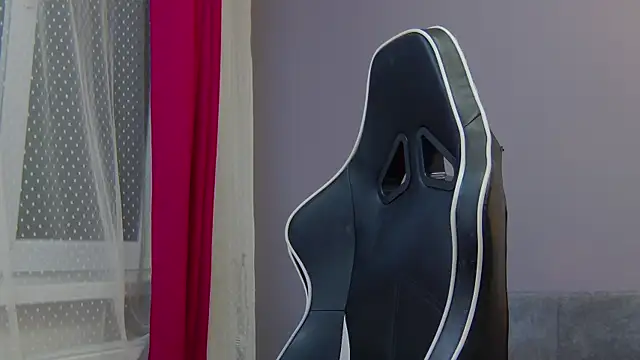 Snapshot of Eva_Lovvia_ chatting on 02.10.25 Eva Lovvia  online show from 02.10.25