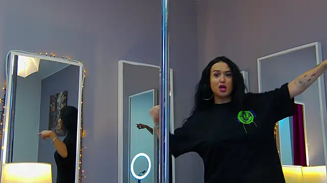 Snapshot of Eva_Lovvia_ chatting on 02.26.25 Eva Lovvia  online show from 02.26.25