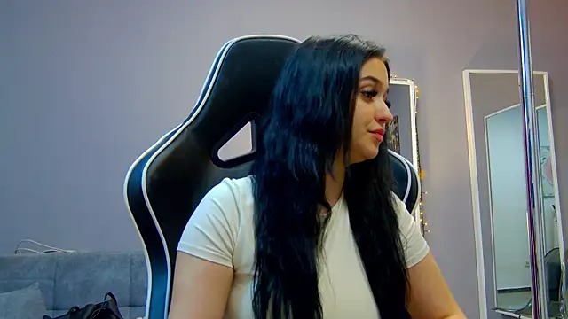 Snapshot of Eva_Lovvia_ chatting on 03.11.25 Eva Lovvia  online show from 03.11.25