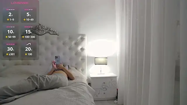 Snapshot of AlysiaBright chatting on 02.26.26 AlysiaBright online show from 02.26.26