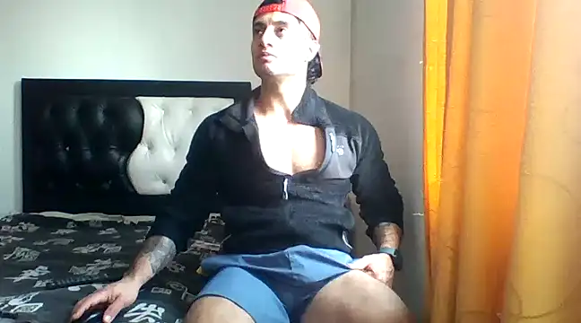 Snapshot of davidcr89 chatting on 02.01.25 davidcr89 online show from 02.01.25