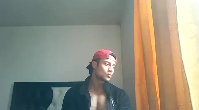 Snapshot of davidcr89 chatting on 02.02.25 davidcr89 online show from 02.02.25