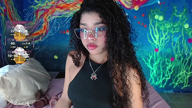 lucie petite online show from 11.06.25