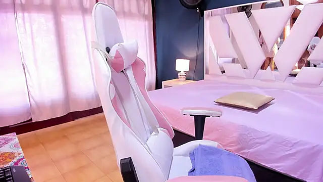 Snapshot of Alondra_Cutie chatting on 01.24.25 Alondra Cutie online show from 01.24.25