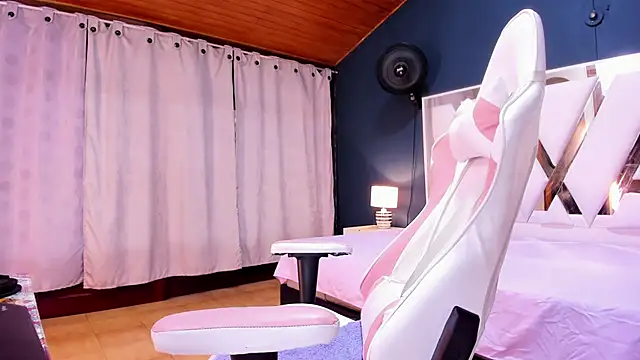 Snapshot of Alondra_Cutie chatting on 01.30.25 Alondra Cutie online show from 01.30.25