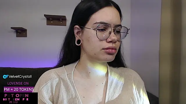 crystalll room online show from 11.04.25