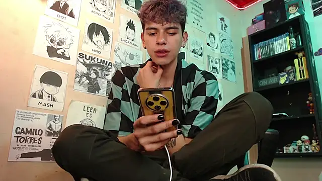 Snapshot of Mickey_Magic chatting on 03.01.25 Mickey Magic online show from 03.01.25