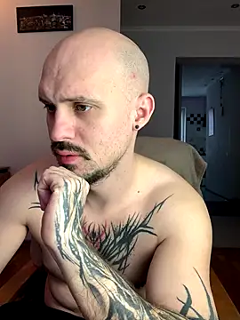 Snapshot of AssHunter4k chatting on 12.17.25 AssHunter4k online show from 12.17.25