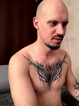 Snapshot of AssHunter4k chatting on 01.10.26 AssHunter4k online show from 01.10.26