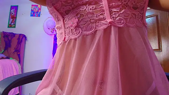 Snapshot of MiaFlamesxxx chatting on 10.16.25 MiaFlamesxxx online show from 10.16.25