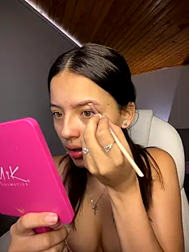 Sofia18 pinkk online show from 11.25.25