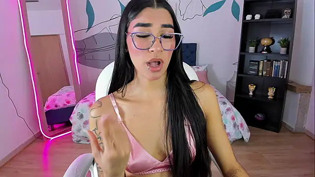 Dana Paula online show from 12.16.25