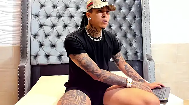 Kenaii 7777 online show from 01.18.25