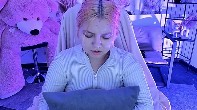 DiaAngell online show from 11.24.25