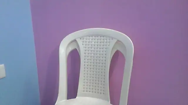 Leoni G online show from 10.24.25