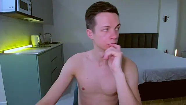 max shy online show from 02.01.25