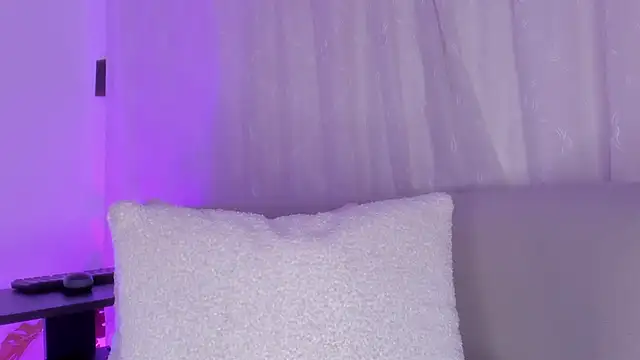 cutte hanna18 online show from 04.18.26