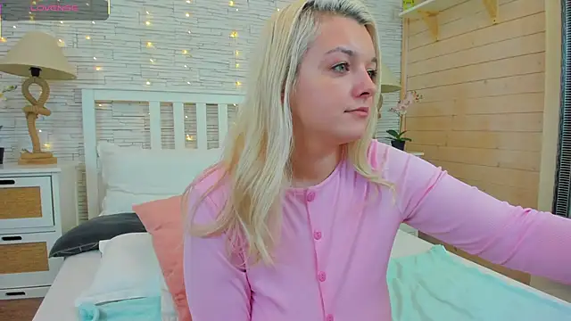 Misty  Fox online show from 03.15.25