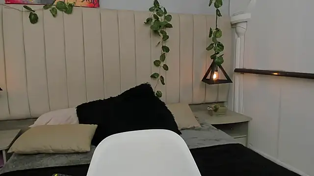 Paulina Lopezz online show from 11.13.25