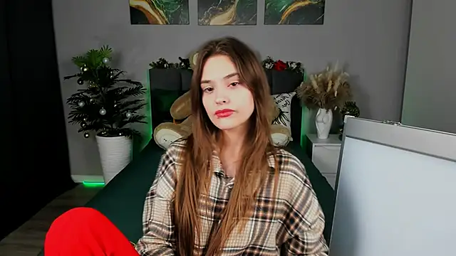 Snapshot of RayWillliams chatting on 01.31.25 RayWillliams online show from 01.31.25