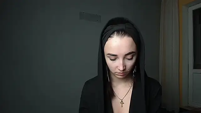 Eva Gloryy online show from 02.13.25