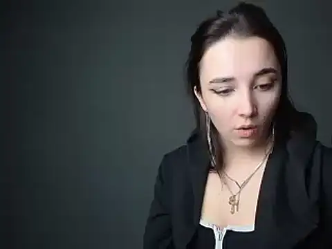 Eva Gloryy online show from 03.04.25