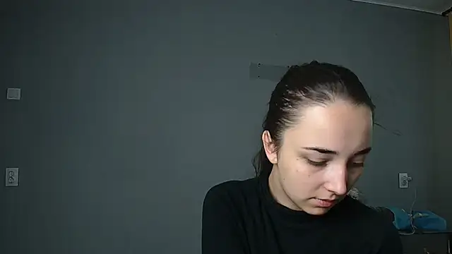 Eva Gloryy online show from 09.25.25