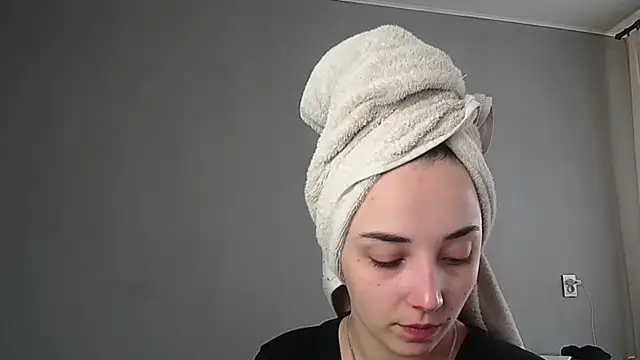 Eva Gloryy online show from 03.05.26