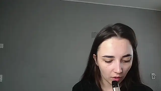 Eva Gloryy online show from 04.13.26