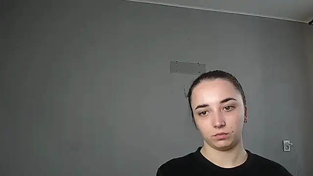 Eva Gloryy online show from 04.14.26