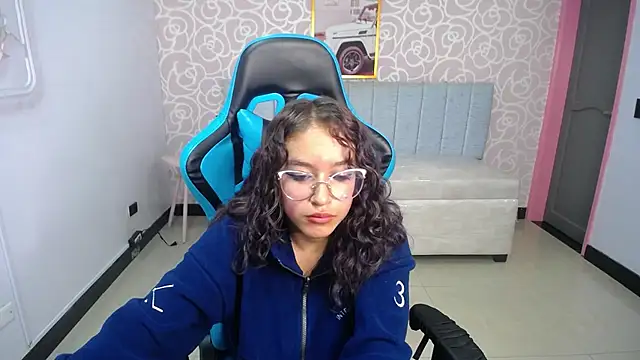 kassandra ch  online show from 02.14.25